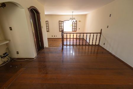 Casa para alugar com 453m², 5 quartos e 8 vagasSala