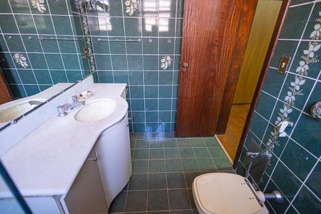 Casa para alugar com 453m², 5 quartos e 8 vagasBanheiro da Suite 2