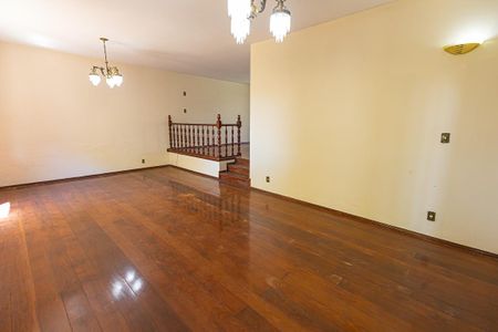 Casa para alugar com 453m², 5 quartos e 8 vagasSala