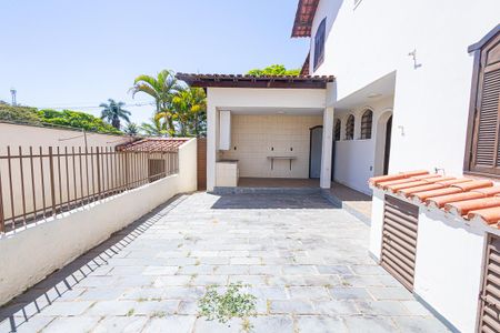 Casa para alugar com 453m², 5 quartos e 8 vagasÁrea de Serviço