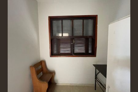 Casa à venda com 145m², 5 quartos e 2 vagasQuarto de Serviço