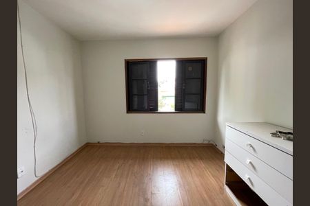 Casa à venda com 145m², 5 quartos e 2 vagasSuíte