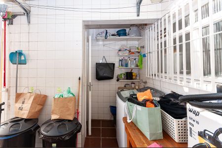 Casa à venda com 130m², 2 quartos e 1 vagaÁrea de Serviço