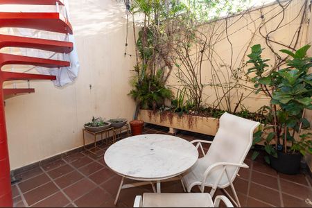 Casa à venda com 130m², 2 quartos e 1 vagaQuintal