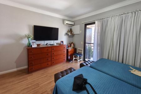 Apartamento à venda com 245m², 5 quartos e 4 vagasQuarto Suíte 2