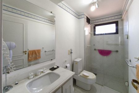 Apartamento à venda com 245m², 5 quartos e 4 vagasBanheiro Social