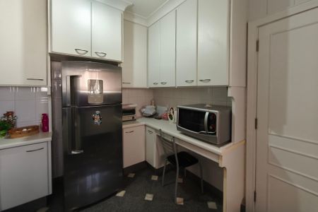 Apartamento à venda com 245m², 5 quartos e 4 vagasCozinha