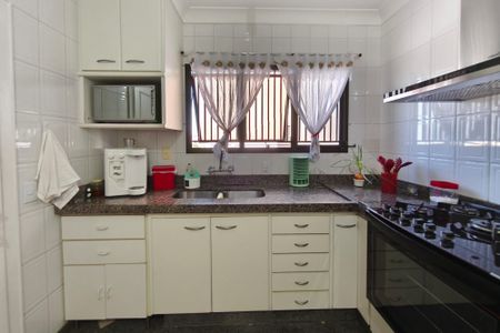 Apartamento à venda com 245m², 5 quartos e 4 vagasCozinha