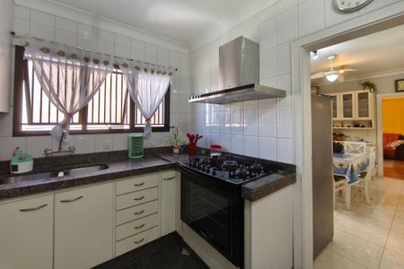 Apartamento à venda com 245m², 5 quartos e 4 vagasCozinha