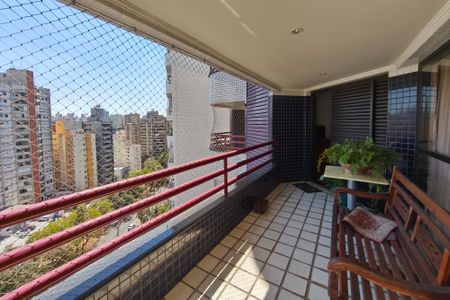Apartamento à venda com 245m², 5 quartos e 4 vagasVaranda da Sala