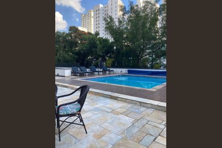 Apartamento à venda com 96m², 2 quartos e 1 vaga Apartamento à venda com 96m², 2 quartos e 1 vagaPiscina