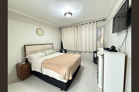Apartamento à venda com 96m², 2 quartos e 1 vaga Apartamento à venda com 96m², 2 quartos e 1 vagaQuarto
