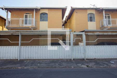 Casa de condomínio à venda com 82m², 3 quartos e 1 vagaFachada