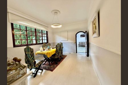 Casa à venda com 6 quartos, 620m² em Piratininga, Niterói