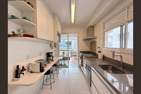 Apartamento à venda com 105m², 2 quartos e 2 vagas Apartamento à venda com 105m², 2 quartos e 2 vagasCozinha