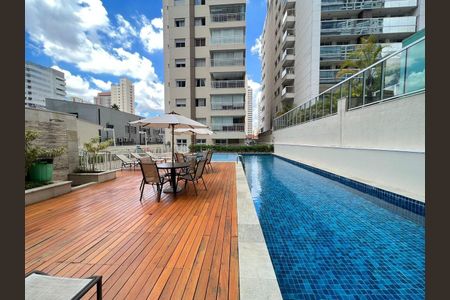 Apartamento à venda com 105m², 2 quartos e 2 vagas Apartamento à venda com 105m², 2 quartos e 2 vagasPiscina