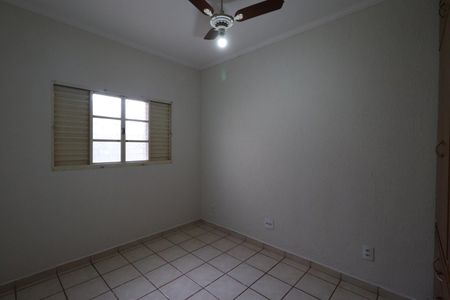 Casa para alugar com 450m², 4 quartos e 4 vagas Casa para alugar com 450m², 4 quartos e 4 vagasQuarto 2