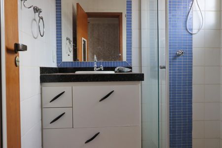 Casa para alugar com 450m², 4 quartos e 4 vagas Casa para alugar com 450m², 4 quartos e 4 vagasBanheiro da Suíte 2