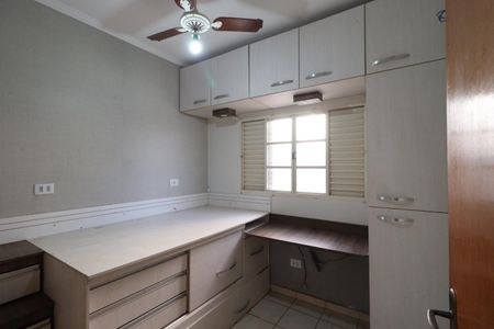 Casa para alugar com 450m², 4 quartos e 4 vagas Casa para alugar com 450m², 4 quartos e 4 vagasQuarto 1