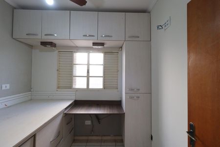 Casa para alugar com 450m², 4 quartos e 4 vagas Casa para alugar com 450m², 4 quartos e 4 vagasQuarto 1