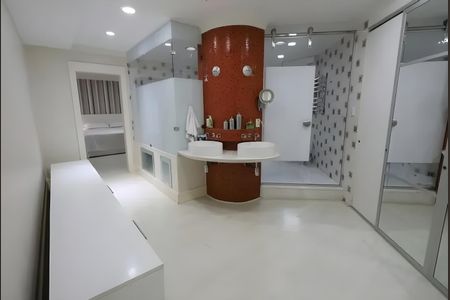 Apartamento à venda com 340m², 3 quartos e 5 vagasBanheiro