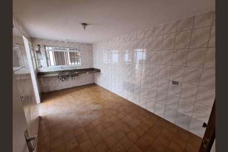 Casa à venda com 5 quartos, 230m² em Vila Cordeiro, São Paulo