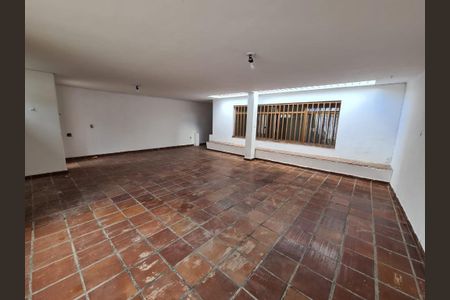 Casa à venda com 5 quartos, 230m² em Vila Cordeiro, São Paulo