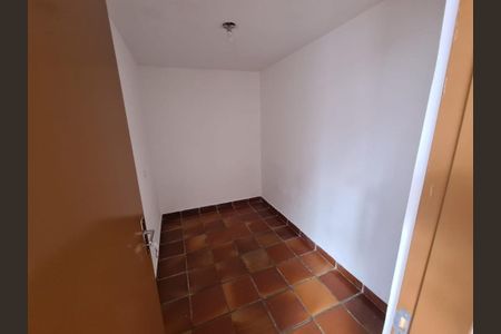 Casa à venda com 5 quartos, 230m² em Vila Cordeiro, São Paulo