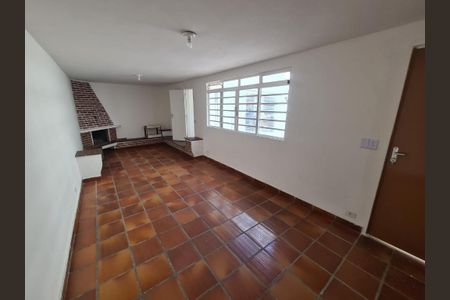 Casa à venda com 5 quartos, 230m² em Vila Cordeiro, São Paulo