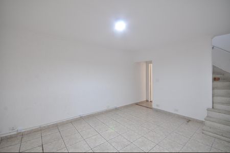 Casa para alugar com 200m², 3 quartos e 2 vagasSala