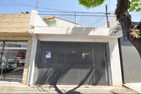 Casa para alugar com 200m², 3 quartos e 2 vagas Casa para alugar com 200m², 3 quartos e 2 vagasFachada