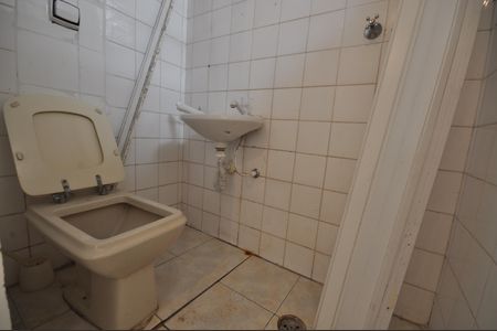 Casa para alugar com 200m², 3 quartos e 2 vagasBanheiro de Serviço