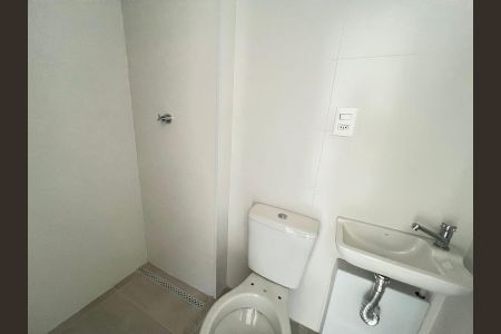 Banheiro de apartamento à venda com 3 quartos, 144m² em Campo Belo, São Paulo