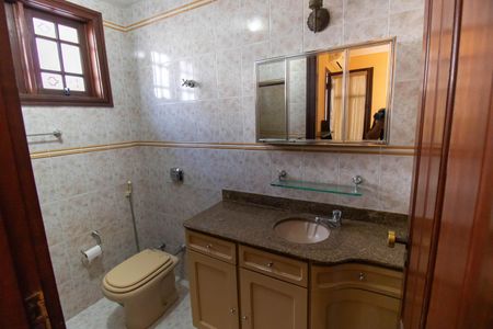 Casa de condomínio para alugar com 190m², 3 quartos e 2 vagas Casa de condomínio para alugar com 190m², 3 quartos e 2 vagasBanheiro da Suíte 2