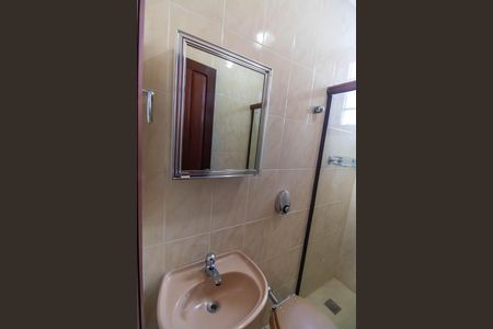 Casa de condomínio para alugar com 190m², 3 quartos e 2 vagas Casa de condomínio para alugar com 190m², 3 quartos e 2 vagasBanheiro de serviço