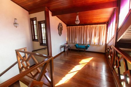 Casa de condomínio para alugar com 190m², 3 quartos e 2 vagas Casa de condomínio para alugar com 190m², 3 quartos e 2 vagasHall