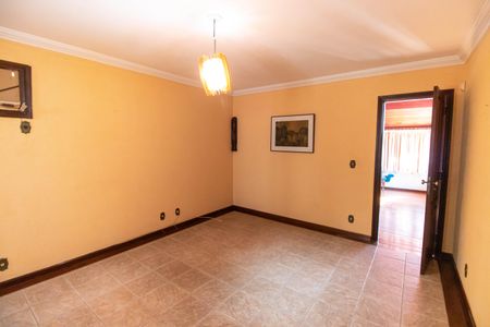 Casa de condomínio para alugar com 190m², 3 quartos e 2 vagas Casa de condomínio para alugar com 190m², 3 quartos e 2 vagasSuíte 3