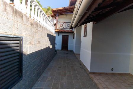 Casa de condomínio para alugar com 190m², 3 quartos e 2 vagas Casa de condomínio para alugar com 190m², 3 quartos e 2 vagasÁrea externa