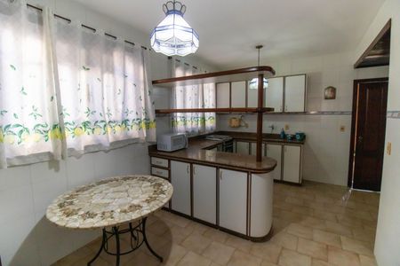 Casa de condomínio para alugar com 190m², 3 quartos e 2 vagas Casa de condomínio para alugar com 190m², 3 quartos e 2 vagasCozinha