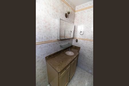 Casa de condomínio para alugar com 190m², 3 quartos e 2 vagas Casa de condomínio para alugar com 190m², 3 quartos e 2 vagasBanheiro da Suíte 2