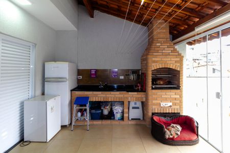 Casa à venda com 96m², 2 quartos e 2 vagasVaranda gourmet