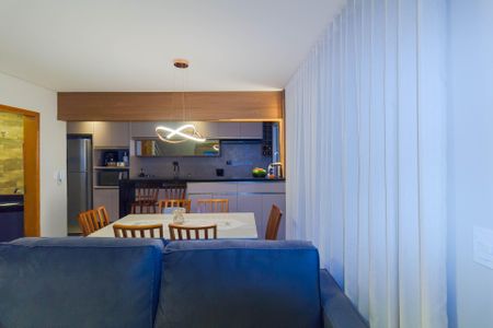 Casa à venda com 96m², 2 quartos e 2 vagasSala