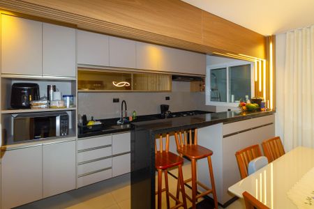 Casa à venda com 96m², 2 quartos e 2 vagasCozinha