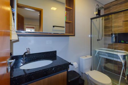 Casa à venda com 96m², 2 quartos e 2 vagasBanheiro da Suíte 1