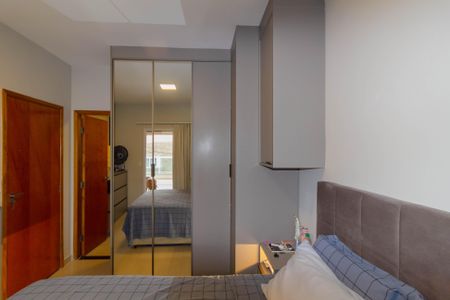 Casa à venda com 96m², 2 quartos e 2 vagasSuíte 1