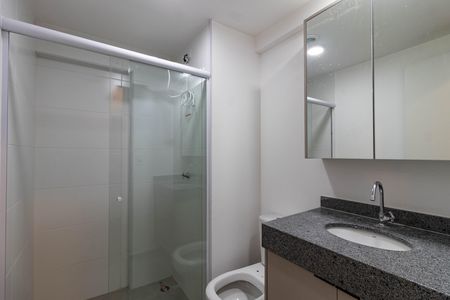 Banheiro de kitnet/studio para alugar com 1 quarto, 26m² em Perdizes, São Paulo