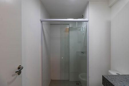 Banheiro de kitnet/studio para alugar com 1 quarto, 26m² em Perdizes, São Paulo