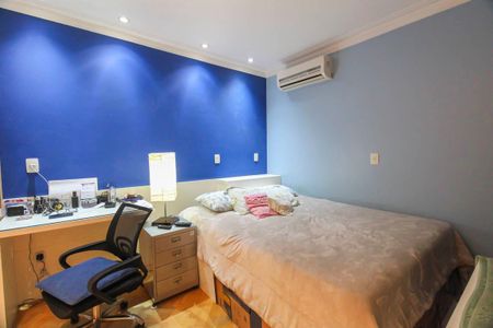 Apartamento à venda com 240m², 4 quartos e 4 vagas Apartamento à venda com 240m², 4 quartos e 4 vagasSuíte 2