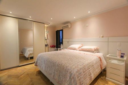 Apartamento à venda com 240m², 4 quartos e 4 vagas Apartamento à venda com 240m², 4 quartos e 4 vagasSuíte 1