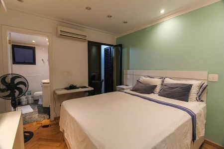 Apartamento à venda com 240m², 4 quartos e 4 vagas Apartamento à venda com 240m², 4 quartos e 4 vagasSuíte 3